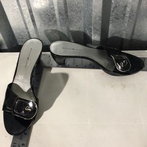 10 1/2 black Bandolino heeled slide